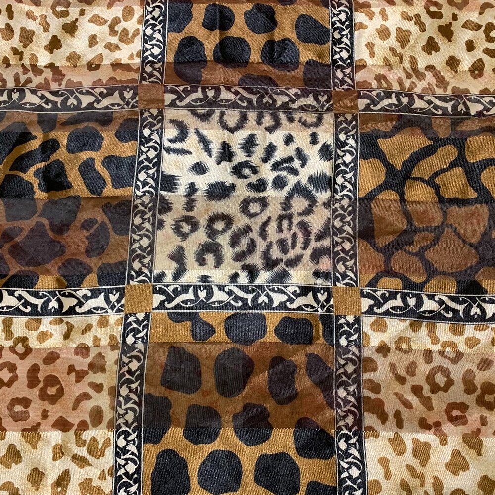 Beautiful Leopard Scarf - Picture 2 of 3